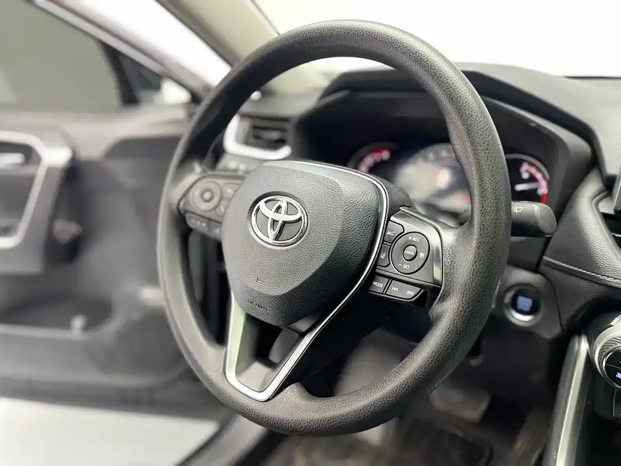 Used Toyota RAV4 Rongfang 2021 2.0L CVT two-wheel drive fashion version