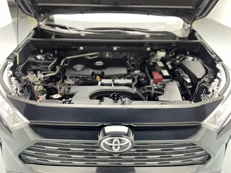 Used Toyota RAV4 Rongfang 2021 2.0L CVT two-wheel drive fashion version