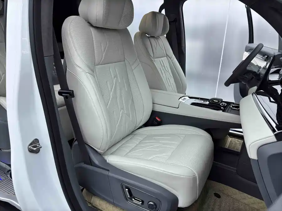 900x675_0_q87_c42_autohomecar__ChxpV2mJRtqATR3OAAUUukuRbwQ018.jpg.webp Used Zeekr 009 2024 seven-seat aisle version four-wheel drive 108kWh