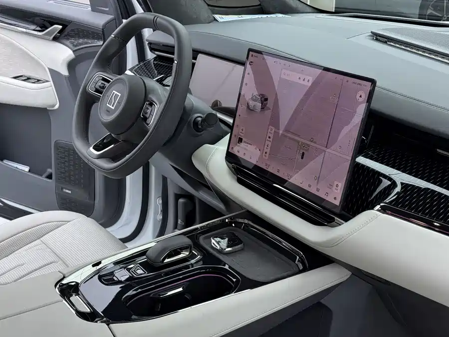 900x675_0_q87_c42_autohomecar__ChxpV2mJRtuAIo_OAAXtedGApsI015.jpg.webp Used Zeekr 009 2024 seven-seat aisle version four-wheel drive 108kWh