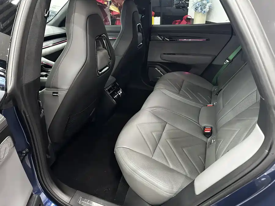 900x675_0_q87_c42_autohomecar__ChxpV2mJTz2AJr_lAAVMARTMvlY261.jpg.webp Used Zeekr 001 2023 WE version 86kWh