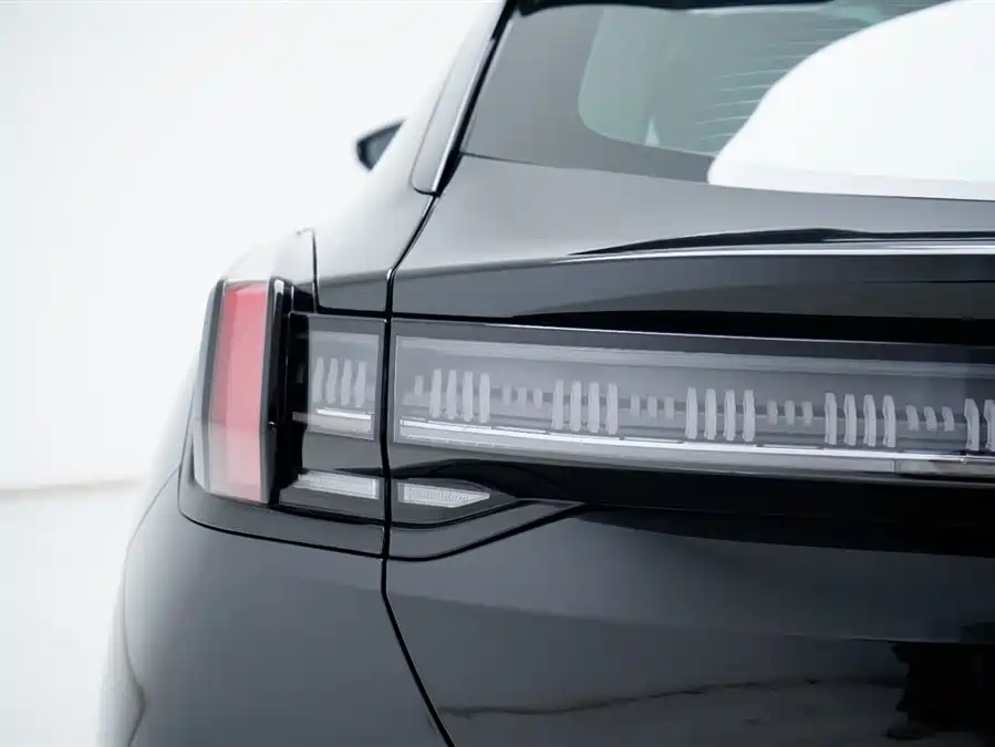 900x675_0_q87_c42_autohomecar__ChxpV2mJoy2AV-sIAADWJP29BtE462.jpg.webp Used Zeekr 001 2023 WE version 86kWh