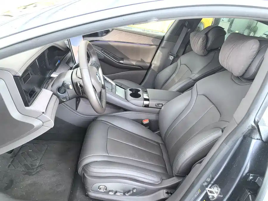 Used Denza Z9 2024 1100km four-wheel drive Max version