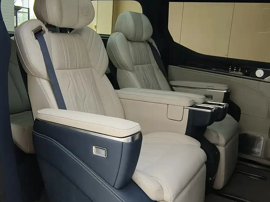 900x675_0_q87_c42_autohomecar__ChxpV2mcYyuAIQkwAAUa3l_f4-M334.jpg.webp Used Zeekr 009 2022 facelift WE version