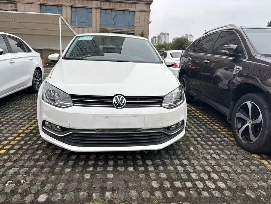 Used Volkswagen Polo 2016 1.6L automatic comfort model