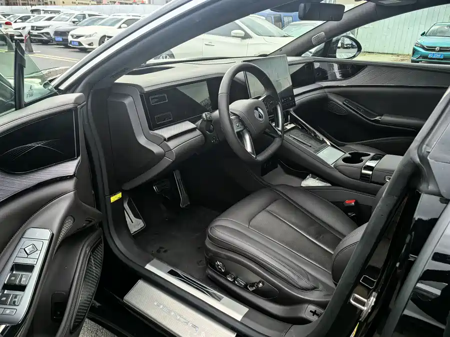 Used Denza Z9 2024 1100km four-wheel drive Max version