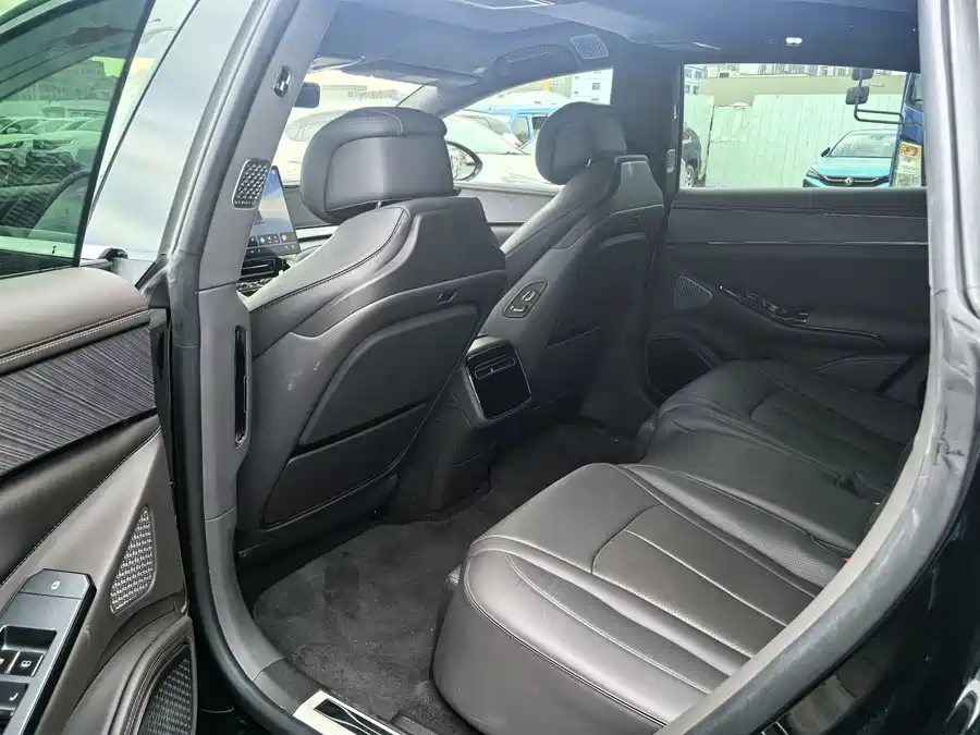 Used Denza Z9 2024 1100km four-wheel drive Max version