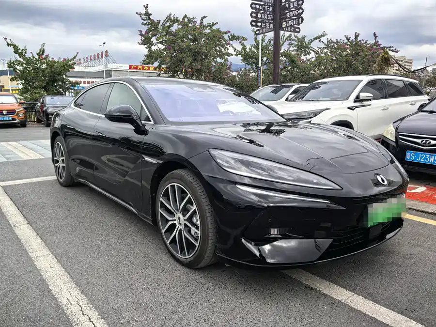 Used Denza Z9 2024 1100km four-wheel drive Max version