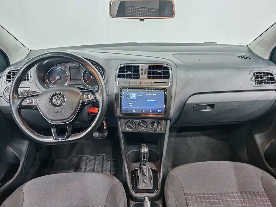 Used Volkswagen Polo 2016 1.6L automatic comfort model