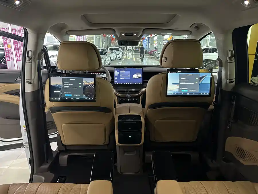 900x675_0_q87_c42_autohomecar__ChxpV2mhs8eAapLwAAUwMq8dSrM029.jpg.webp Used Denza D9 2022 EV 600 four-wheel drive flagship model