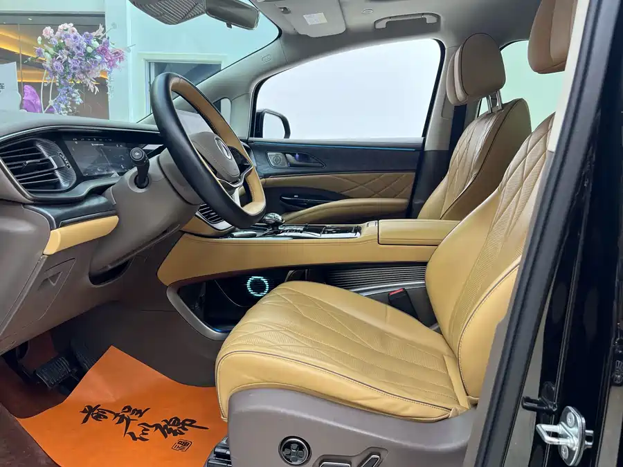 900x675_0_q87_c42_autohomecar__ChxpV2miXhuAW7lFAAipQoLcLTM852.jpg.webp Used Denza D9 2022 DM-i 1040 Premium Type