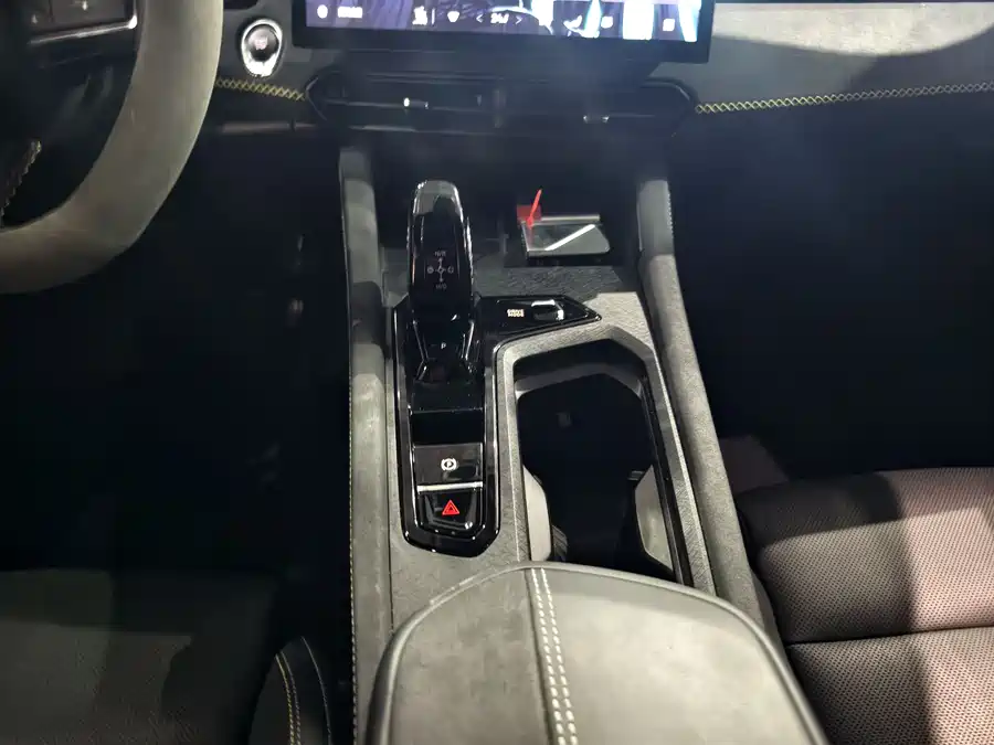 900x675_0_q87_c42_autohomecar__ChxpV2mifJ-AS-_RAAOWRgoCSro401.jpg.webp Used Lynk & Co 03 2023 1.5TD DCT Pro