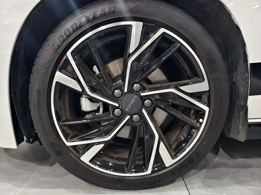 900x675_0_q87_c42_autohomecar__ChxpV2mifJuAK2zIAAWPRsZLmZs460.jpg.webp Used Lynk & Co 03 2023 1.5TD DCT Pro