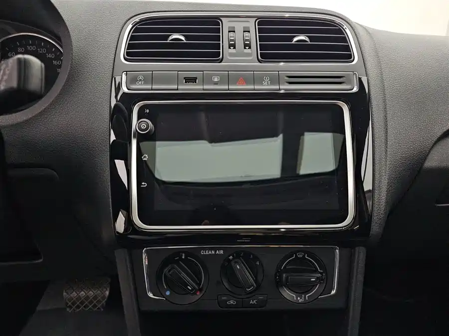 900x675_0_q87_c42_autohomecar__ChxpV2mipWKAaGODAAHmgJ4jWog815.jpg.webp Used Volkswagen Polo 2018 1.5L automatic safety model
