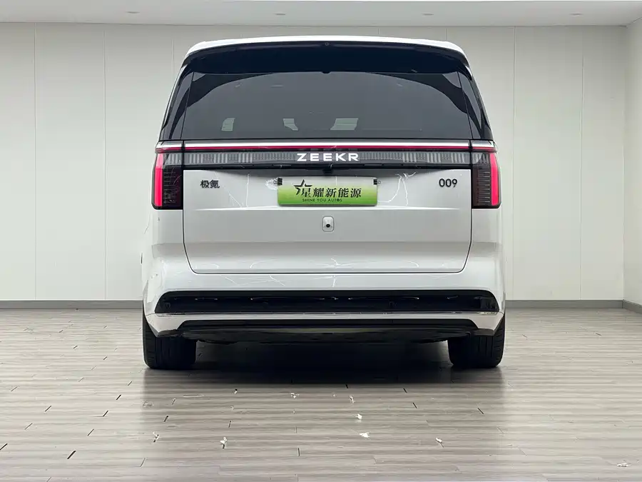 Used Zeekr 009 2024 six-seat executive version four-wheel drive 108kWh
