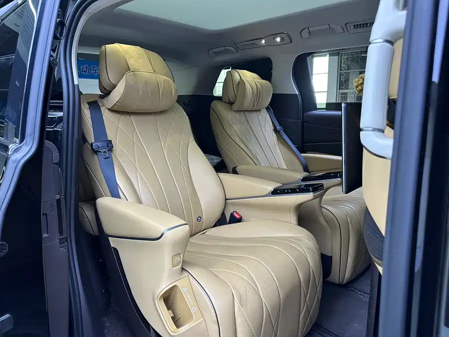 900x675_0_q87_c42_autohomecar__ChxpV2mj5_2ACnlEAAmb25ZTRdk087.jpg.webp Used Denza D9 2024 DM-i 980 four-wheel drive premium model