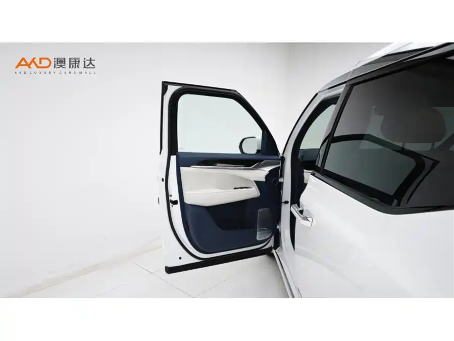 900x675_0_q87_c42_autohomecar__ChxpV2mlMreAEDzzAADVu5s9Bjw061.jpg.webp Used Zeekr 009 2024 six-seat executive version four-wheel drive 108kWh