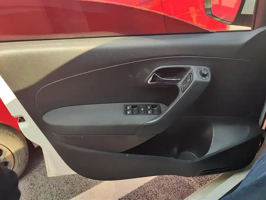 Used Volkswagen Polo 2016 1.4L automatic fashion model