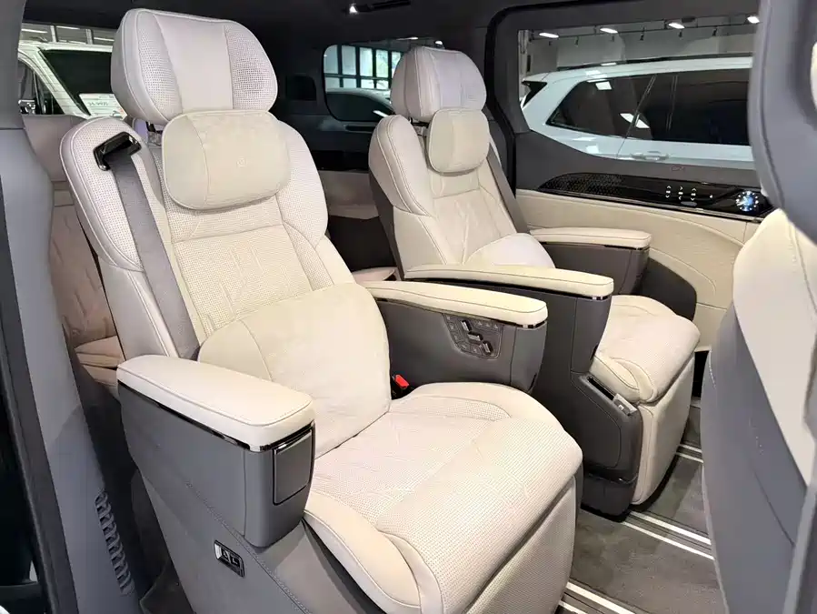 Used Zeekr 009 2024 seven-seat aisle version four-wheel drive 108kWh