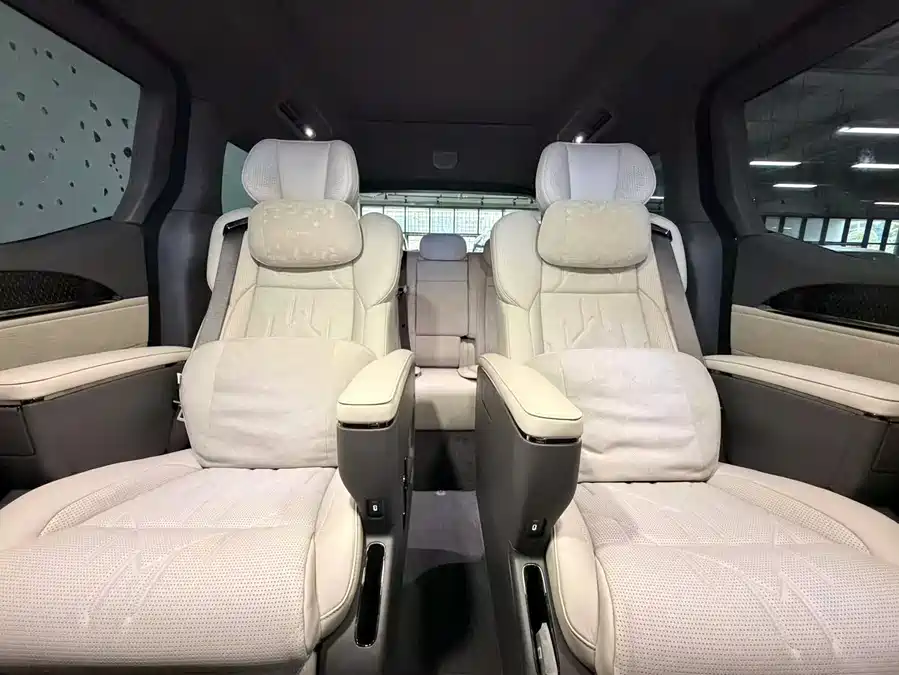 Used Zeekr 009 2024 seven-seat aisle version four-wheel drive 108kWh