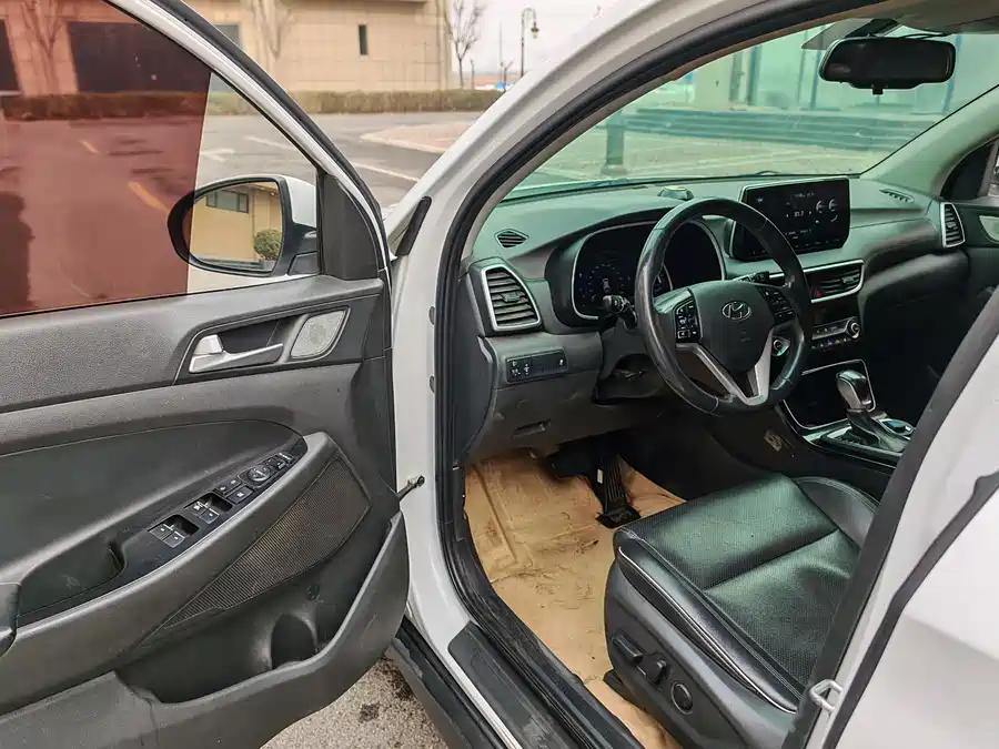 900x675_0_q87_c42_autohomecar__ChxpV2mmfqGAEyLwAAZNjtHwyag635.jpg.webp Used Hyundai Tucson 2019 280TGDi dual-clutch two-wheel drive smart connected version National V