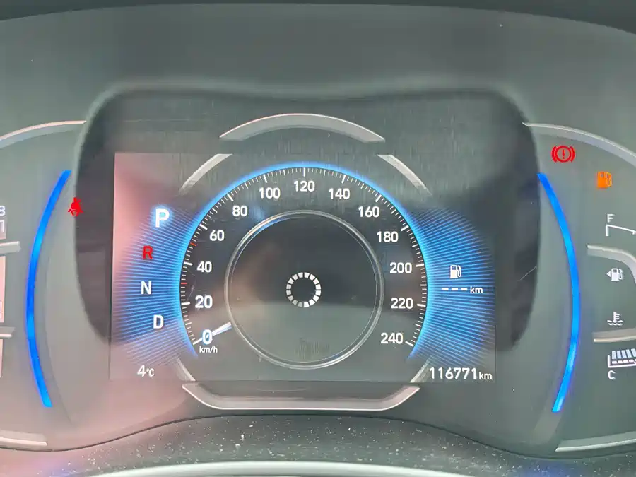 900x675_0_q87_c42_autohomecar__ChxpV2mmfqWAMLQAAAOFdDcUHkM527.jpg.webp Used Hyundai Tucson 2019 280TGDi dual-clutch two-wheel drive smart connected version National V