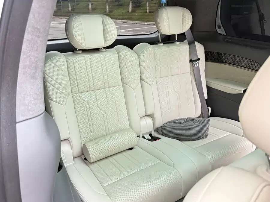 900x675_0_q87_c42_autohomecar__ChxpV2mmlEmAQ25vAAoaJKvpWrk414.jpg.webp Used Zeekr 009 2022 WE version