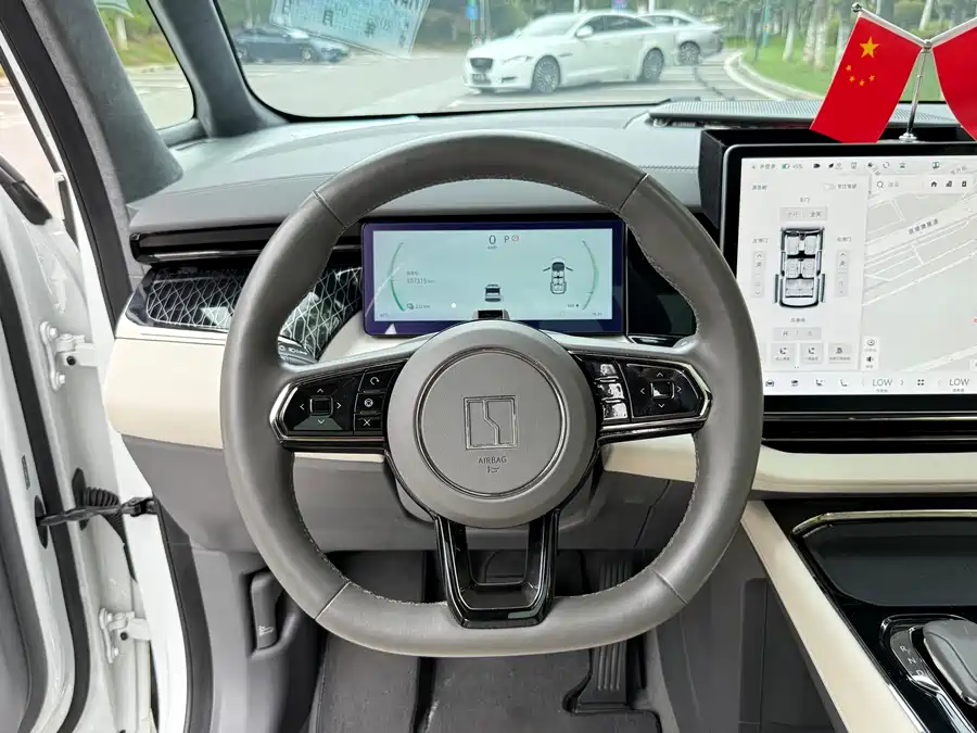 900x675_0_q87_c42_autohomecar__ChxpV2mmlEuAC7v_AAg9QnOXKmg652.jpg.webp Used Zeekr 009 2022 WE version