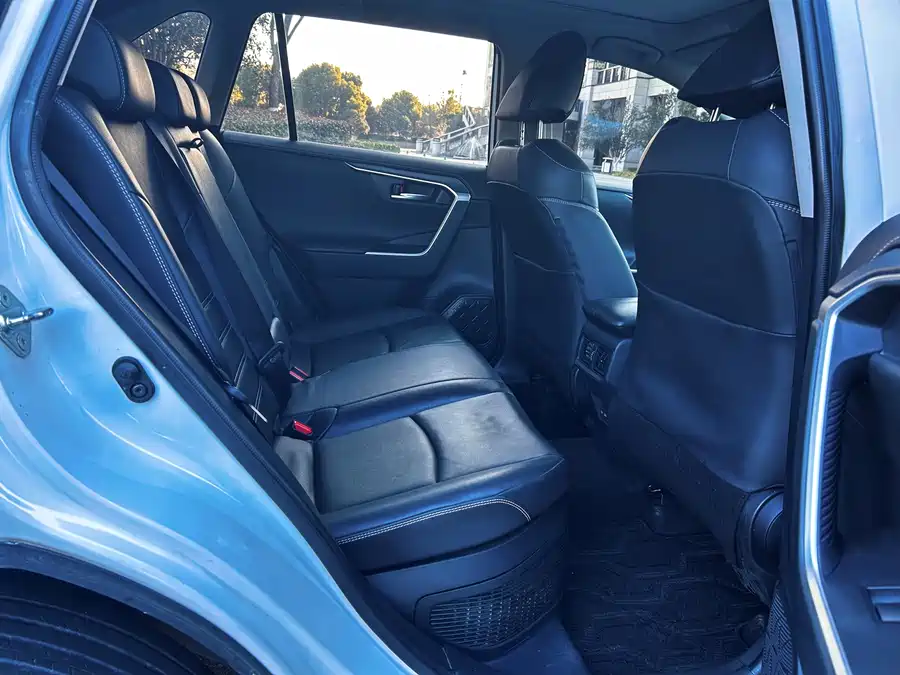 Used Toyota RAV4 Rongfang 2021 dual-engine 2.5L E-CVT four-wheel drive flagship version