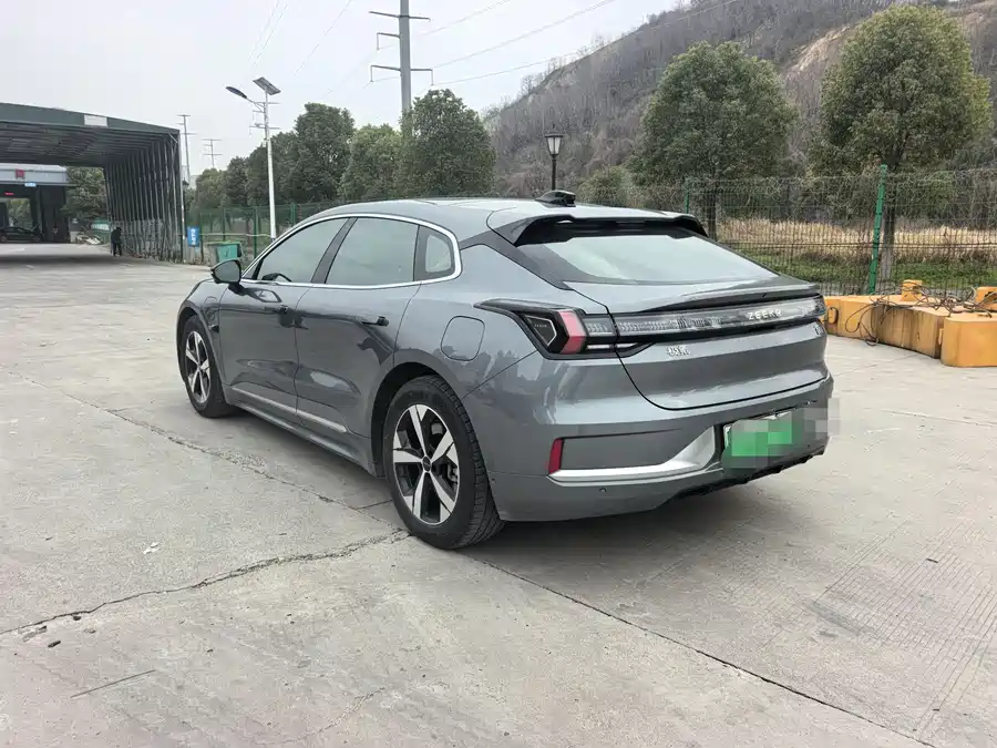 900x675_0_q87_c42_autohomecar__ChxpV2mn7JeAVrg1AAgpMf92qno681.jpg.webp Used Zeekr 001 2022 model super long battery life single motor WE version