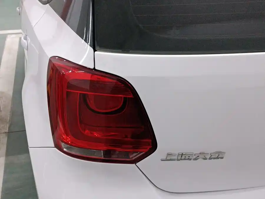900x675_0_q87_c42_autohomecar__ChxpV2moMECAOY2xAAE255Yl_y8091.jpg.webp Used Volkswagen Polo 2013 1.6L automatic comfort version