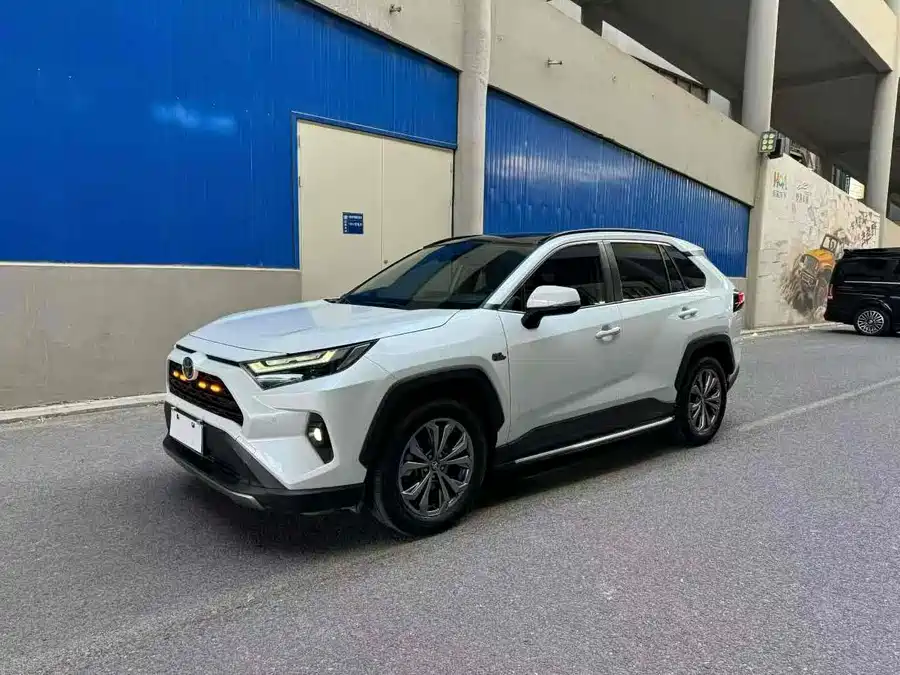 Used Toyota RAV4 Rongfang 2023 2.0L CVT two-wheel drive 20th anniversary platinum commemorative edition