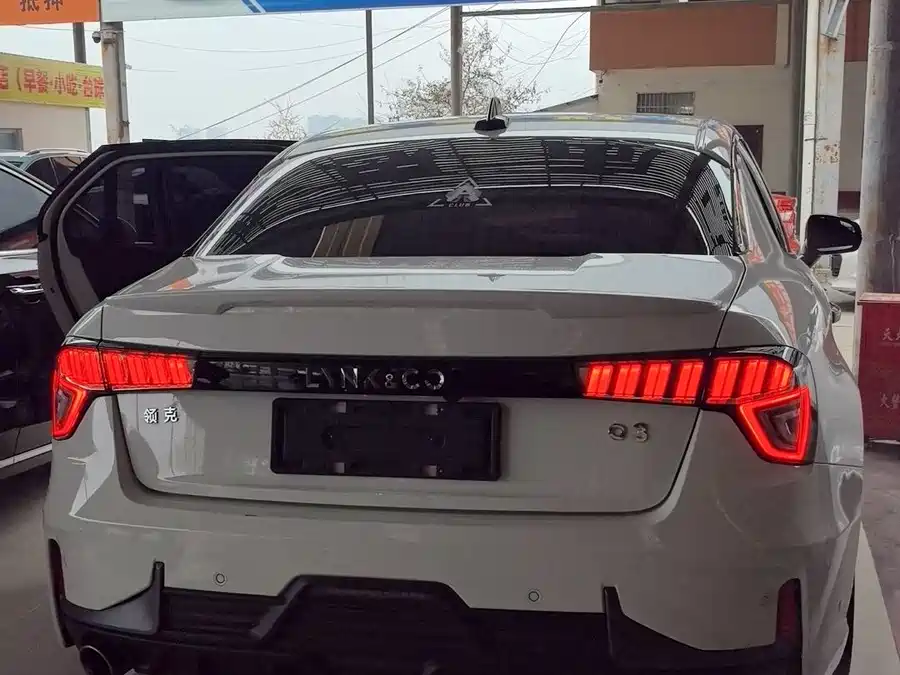 900x675_0_q87_c42_autohomecar__ChxpV2mpIIOAbefPAAHya_4-_6M153.jpg.webp Used Lynk & Co 03 2022 1.5TD DCT Pro