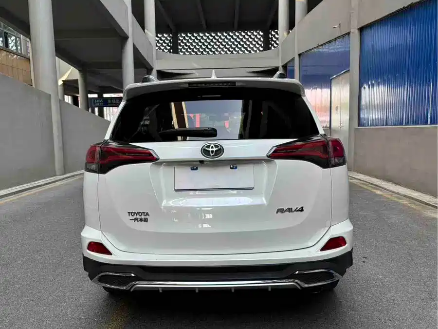 Used Toyota RAV4 Rongfang 2018 2.0L CVT two-wheel drive fashion X version