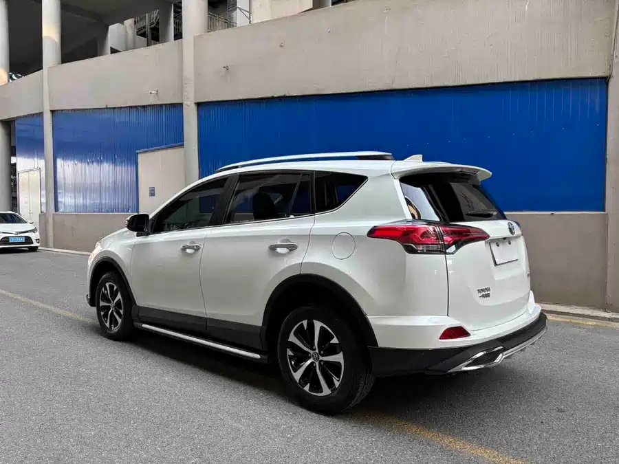 Used Toyota RAV4 Rongfang 2018 2.0L CVT two-wheel drive fashion X version
