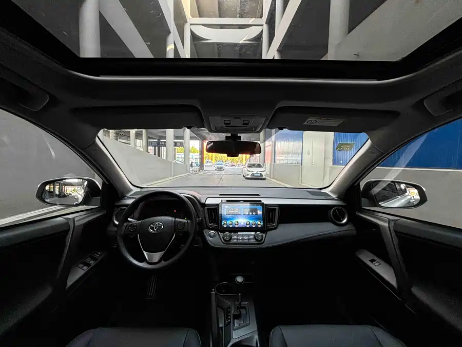Used Toyota RAV4 Rongfang 2018 2.0L CVT two-wheel drive fashion X version
