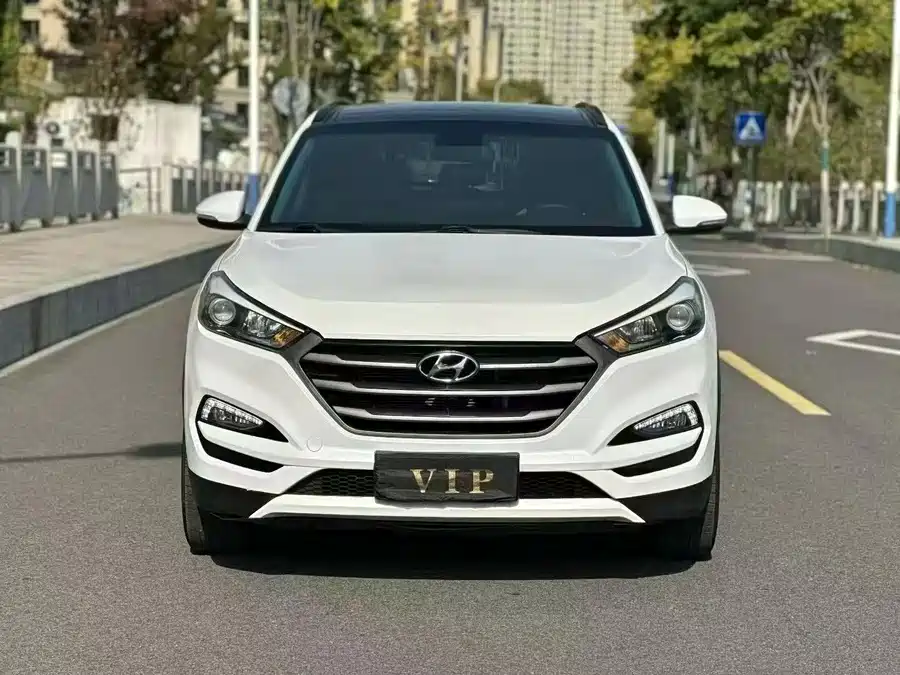 900x675_0_q87_c42_autohomecar__ChxpV2mpRPCAISpNAAY35dYQSjg869.jpg.webp Used Hyundai Tucson 2018 1.6T dual-clutch two-wheel drive 15th anniversary special edition