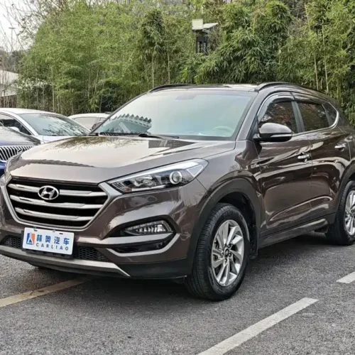 900x675_0_q87_c42_autohomecar__ChxpV2mpYiCAFYm1AA2pvcCo6QQ645.jpg.webp Used Hyundai Tucson 2015 1.6T dual-clutch two-wheel drive intelligent model