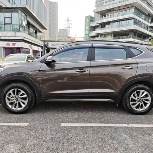 900x675_0_q87_c42_autohomecar__ChxpV2mpYiaAahD6AAuD0Y-GCQs403.jpg.webp Used Hyundai Tucson 2015 1.6T dual-clutch two-wheel drive intelligent model