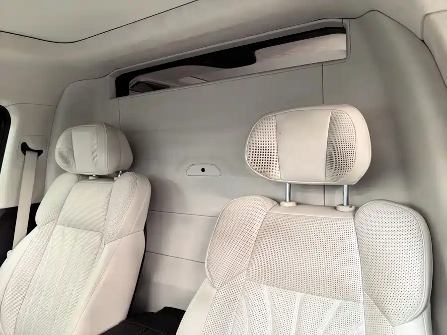 900x675_0_q87_c42_autohomecar__ChxpV2mpaSyAFbkLAAZp63Wvu7w063.jpg.webp Used Zeekr 009 2024 Model Glory