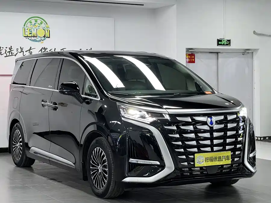 900x675_0_q87_c42_autohomecar__ChxpV2mpipmAcUWgAAXLim0iPzM544.jpg.webp Used Denza D9 2024 DM-i 980 four-wheel drive premium model