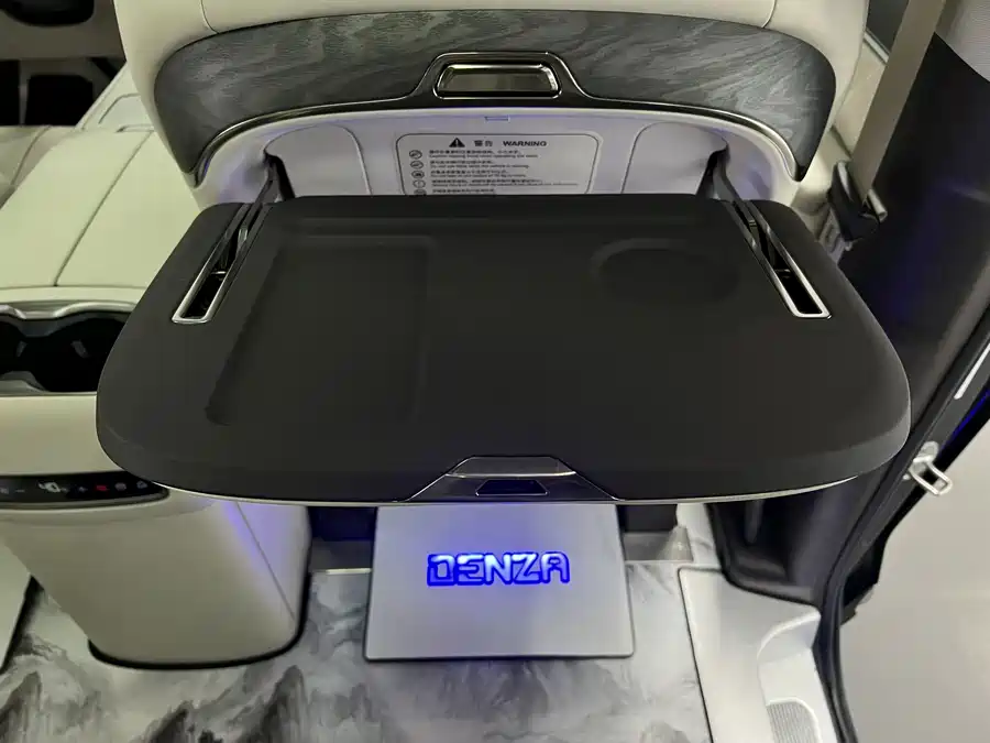 900x675_0_q87_c42_autohomecar__ChxpV2mpiq-AG8P0AAQVW52R_wY021.jpg.webp Used Denza D9 2024 DM-i 980 four-wheel drive premium model