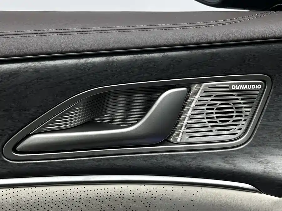 900x675_0_q87_c42_autohomecar__ChxpV2mpiqKAKbYoAAcKeKywZZw177.jpg.webp Used Denza D9 2024 DM-i 980 four-wheel drive premium model