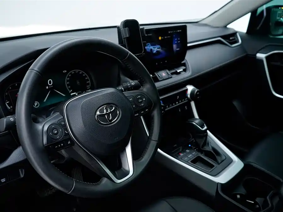 Used Toyota RAV4 Rongfang 2023 2.0L CVT two-wheel drive 20th anniversary platinum commemorative edition