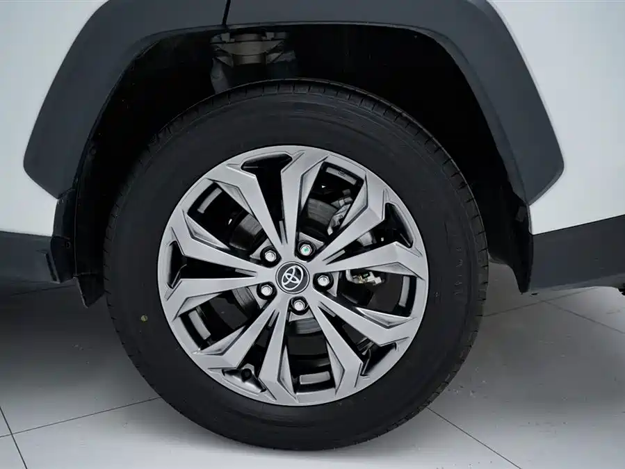 Used Toyota RAV4 Rongfang 2023 2.0L CVT two-wheel drive 20th anniversary platinum commemorative edition
