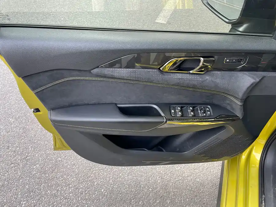 900x675_0_q87_c42_autohomecar__ChxpV2mroseAKx8yAAxMTvHxvlw857.jpg.webp Used Lynk & Co 03 2019 03+ 2.0TD Automatic Wind Control Edition