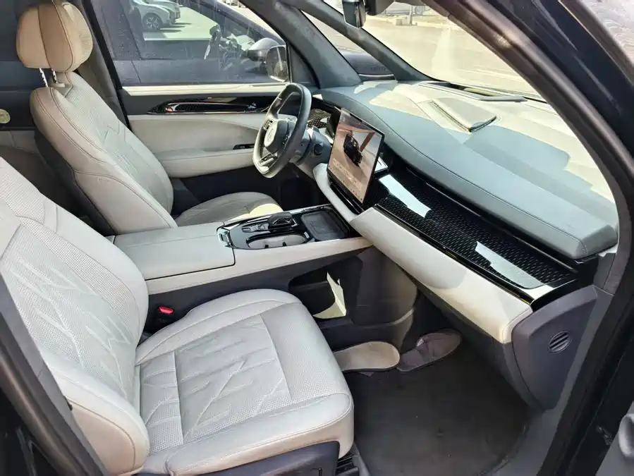 900x675_0_q87_c42_autohomecar__ChxpV2mrtLeAMpWkAAQnKNJay70428.jpg.webp Used Zeekr 009 2024 six-seat executive version four-wheel drive 108kWh