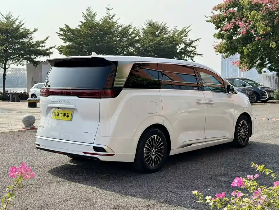 900x675_0_q87_c42_autohomecar__ChxpV2mrwvyAbV__AAdBC2E7aaM453.jpg.webp Used Denza D9 2022 DM-i 970 four-wheel drive premium model