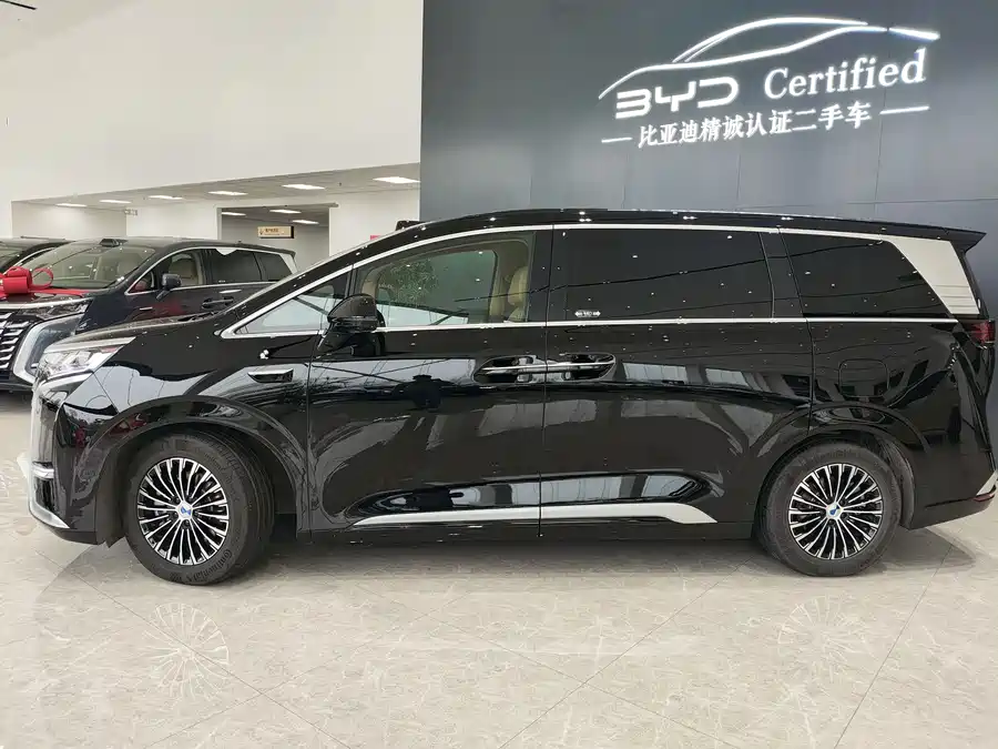 Used Denza D9 2025 DM-i smart driving version 1020 four-wheel drive flagship model