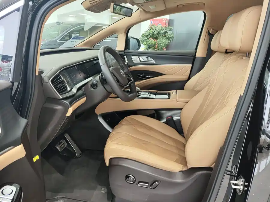 Used Denza D9 2025 DM-i smart driving version 1020 four-wheel drive flagship model